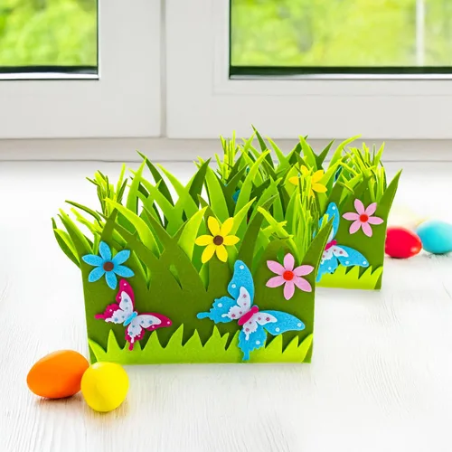 Vista 2 de Juego de 2 centros de mesa decorativos de fieltro de Pascua con flores de primavera y mariposas