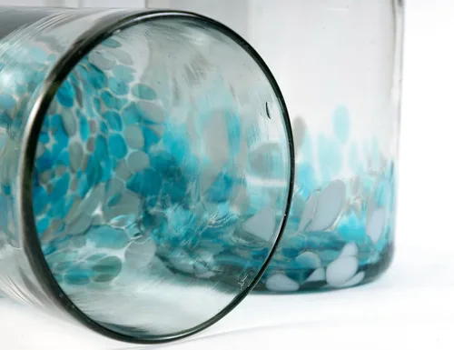 Vista 5 de Vasos mexicanos soplados a mano de 12 onzas - Juego de 6 vasos, 11-13 onzas líquidas cada uno, confeti azul océano