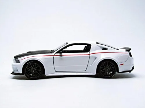 Vista 2 de Maisto 2014 Ford Mustang Street Racer Blanco 1/24 Modelo Coche