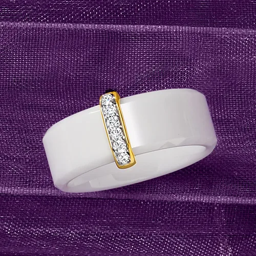 Vista 5 de Ross-Simons Anillo de cerámica blanca y diamantes de 0.10 qt. t.w con oro amarillo de 14 quilates