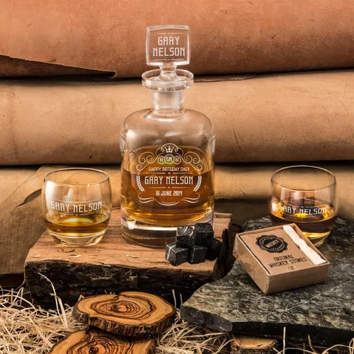 Vista 3 de Juego de decantadores de whisky hechos a mano personalizados, piedras escalofriantes de whisky, decantador de whisky grabado, 2 vasos de whisky
