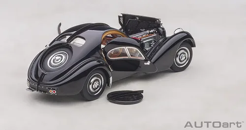 Vista 6 de Auto Art Models 1938 Bugatti Type 57SC Atlantic con ruedas de disco negro 1/43 modelo de auto fundido a presión por AUTOart 50946