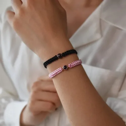 Vista 2 de Pulseras de proyección personalizadas con fotos, pulseras personalizadas para parejas con fotos de mascotas familiares para parejas, joyería