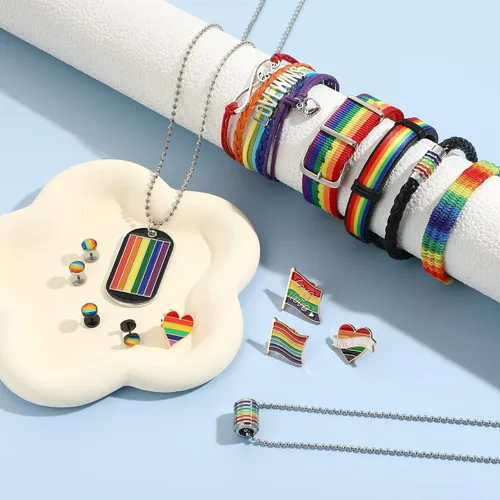 Vista 5 de BUREI Juego de joyas del orgullo, accesorios LGBTQ, pulseras de orgullo gay, collares de orgullo para parejas, aretes de arco iris, calcomanías