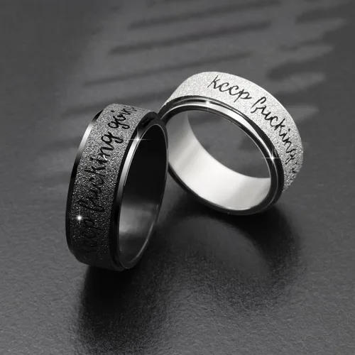 Vista 6 de Anillo giratorio para hombre, acero inoxidable, juguetes para ansiedad, anillos para hombres, 0.315 in de ancho, color negro, talla 9