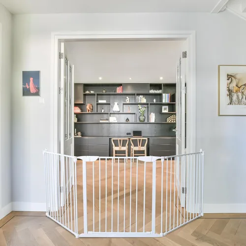 Vista 6 de Cardinal Gates EX100 XpandaGate - Puerta extensible para bebé, puerta extra ancha para perros, puerta de seguridad ajustable para niños y mascotas