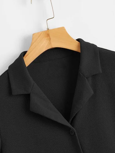 Vista 3 de SheIn Blusa casual de manga corta con cuello en V y botones para mujer