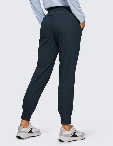 Vista 2 de CRZ YOGA Pantalones deportivos de cintura alta con bolsillos para mujer, de 27.5 pulgadas, ligeros, para entrenamiento, viajes, uso casual, al aire