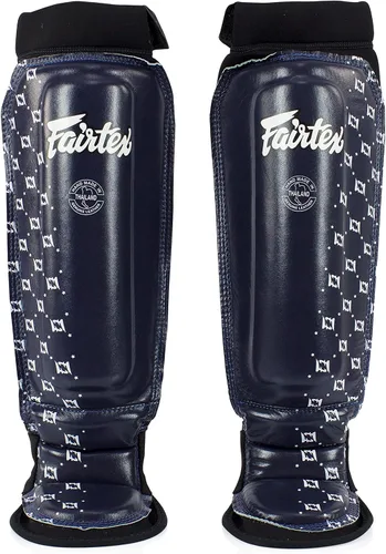 Vista 5 de Fairtex Espinilleras SP6 Muay Thai para hombres, mujeres y niños Espinilleras hechas con material de neopreno y son de primera calidad, ligeras