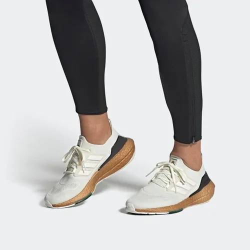 Vista 2 de adidas - Tenis de correr Ultraboost 22 para hombre
