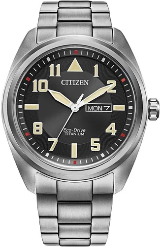 Vista 7 de Citizen Men's Eco-Drive Weekender Garrison Field Watch in Super Titanium
