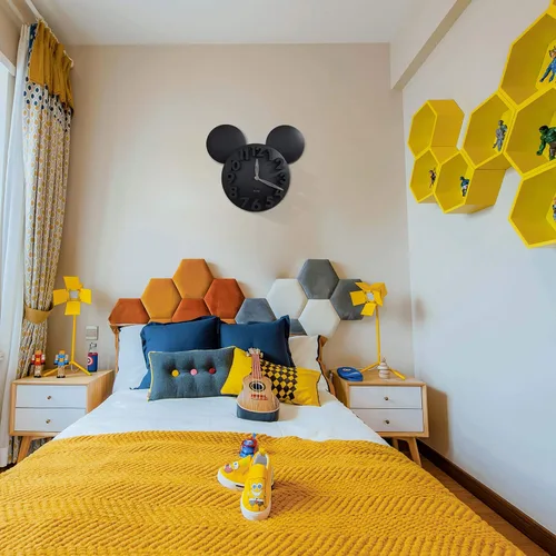 Vista 5 de Reloj de pared con diseño de Mickey Mouse y números en 3D, de la marca LOCOMO