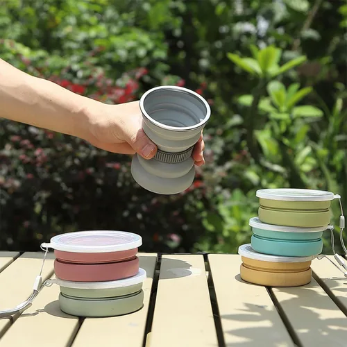 Vista 7 de IYYI Taza de viaje plegable, taza plegable de 10.5 onzas con tapa, tazas plegables de silicona para camping, senderismo, al aire libre, viajes, taza