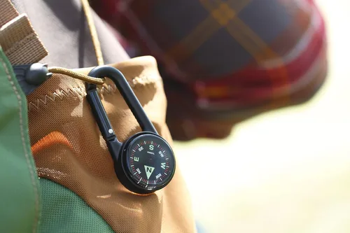 Vista 3 de Coghlan's Carabiner Compass