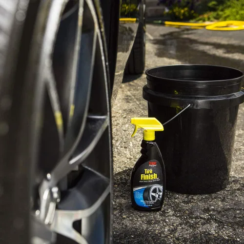 Vista 2 de Stoner Car Care More Shine Spray para neumáticos de 22 onzas líquidas