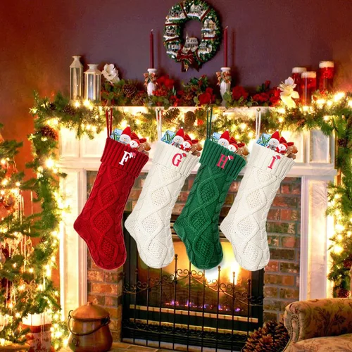 Vista 2 de Calcetines de Navidad con inicial A, 20 pulgadas, con iniciales bordadas para la familia, calcetín navideño tejido personalizado con monograma