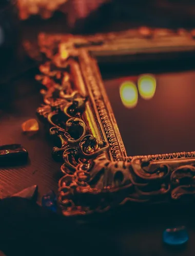Vista 7 de Espejo rascador negro – Herramientas de brujería Kit de altar suministros para adivinación – Espejo cuadrado decorativo, marco dorado oscuro, 7.1