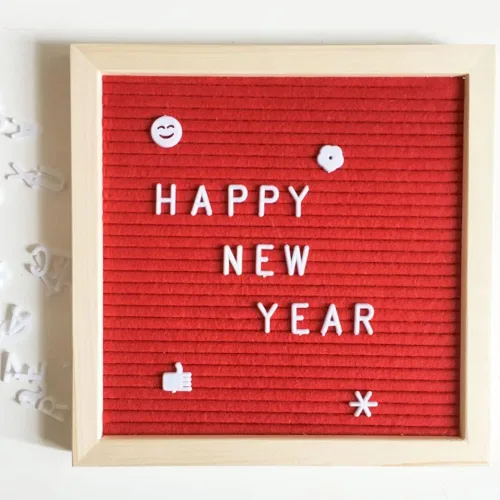 Vista 4 de Tablero de mensajes de madera, tablero de letras de fieltro, panel de mensajes de 10 x 10 pulgadas con 170 calcomanías de letras, para decoración