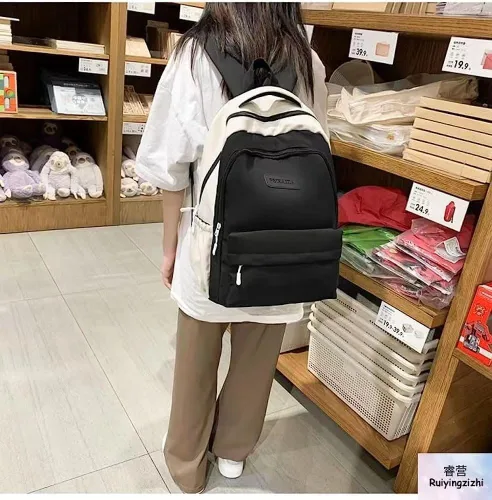 Vista 3 de Mochila estética linda Kawaii con colgante de 15.6 pulgadas, linda mochila universitaria para computadora portátil, mochila preparada, Negro