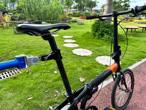 Vista 2 de Enganche de repuesto para remolque de bicicleta WeeRide Kazam co-Pilot Kids