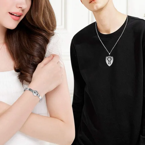 Vista 2 de Uloveido Collar con colgante de llave de escudo y pulsera de bloqueo para niñas y niños, juego de pulsera para hombres y mujeres, regalo