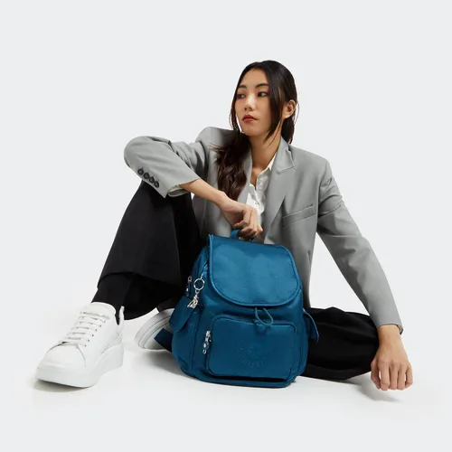 Vista 4 de Kipling City Pack S para mujer, Escarabajo dinámico, 10.75''L x 13.25''H x 7.5''D, Bolsa