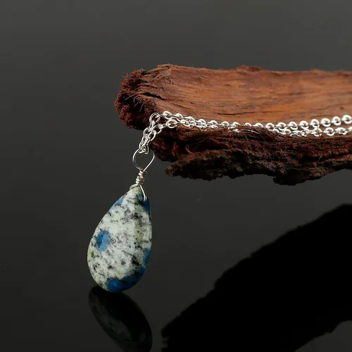 Vista 4 de Collar con colgante de piedras preciosas naturales, cristales curativos, delicadas piedras de lágrima, joyería bohemia hecha a mano, piedra