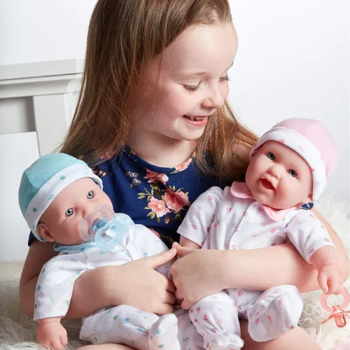 Vista 5 de JC Toys, La Baby, muñeca bebé de 16 pulgadas, cuerpo suave y lavable, color azul, con accesorios, para niños de 12 meses en adelante, diseñada por