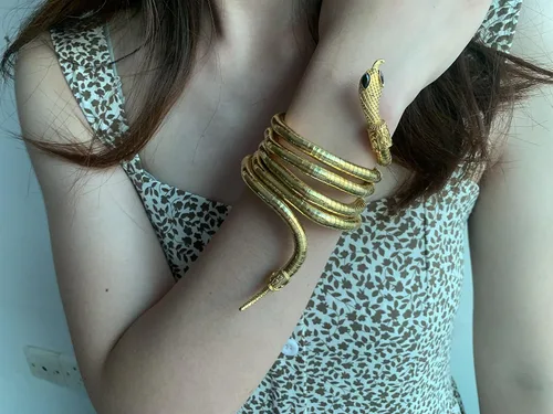 Vista 3 de LAKIYOYO Pulsera de serpiente flexible para mujer gargantilla de serpiente punk ajustable collar Medusa flexible multiusos Metal otro