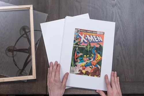 Vista 6 de Marco de cómic negro con alfombrilla negra para cómics de la Edad Dorada