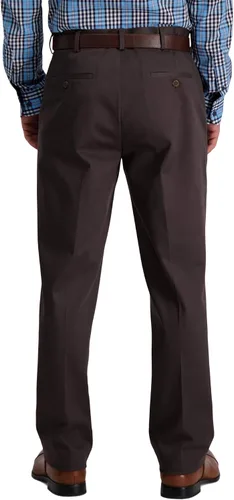 Vista 3 de Haggar Pantalón casual para hombre sin hierro de alta calidad, color caqui, ajuste clásico, parte delantera plana, cintura expansible, tallas