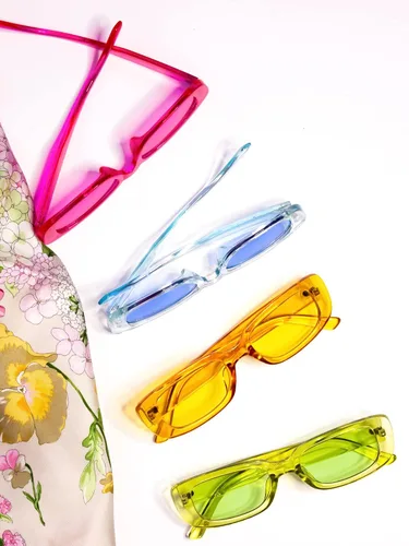 Vista 2 de 4 Pieces Retro Sunglasses Small Rectangle Trendy Vintage 90s Y2K Sunglasses for Women