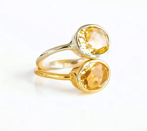 Vista 32 de Oval Birthstone Ring Bezel Set in Vermeil Gold, Sterling Silver, or Rose Gold, Stacking Birthstone Ring [rOMB]