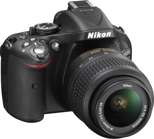 Vista 2 de Nikon D5200 24.1 MP CMOS Digital SLR con 0.709-2.165 in f/3.5-5.6 AF-S DX VR NIKKOR Zoom Lens (negro) (Descontinuado por el fabricante)