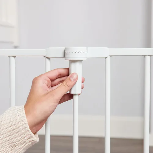 Vista 8 de Regalo Puerta de bebé configurable súper ancha de 76 pulgadas, incluye 4 paquetes de soportes de pared y accesorios