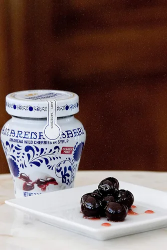 Vista 2 de Amarena Fabbri Wild Cherries & Fabbri Strawberries Combo, 8oz cada uno