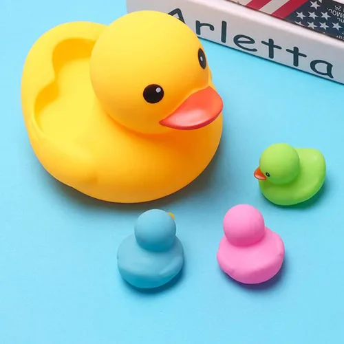 Vista 4 de Juguetes de pato de baño, 4 piezas, flotador y chirriante de goma para bebés y niños pequeños, juguete de bañera y ducha (colorido)