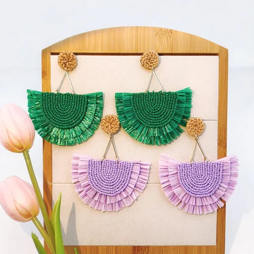 Vista 4 de COIRIS - Aretes bohemios con flecos y borla larga para mujer, Acrílico, No es una piedra preciosa