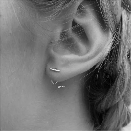 Vista 3 de Aretes de medio aro, aretes de aro pequeños de plata de ley 925 de bola, barra, estrella, luna, corazón, cruz, punto, triángulo, aretes