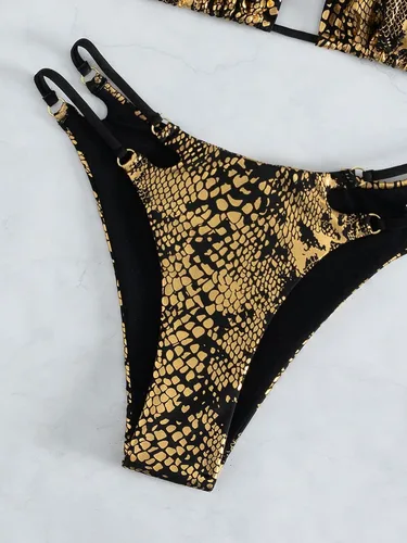 Vista 4 de WDIRARA Traje de baño de 2 piezas para mujer, con estampado de piel de serpiente, corte halter, triángulo, traje de baño de playa