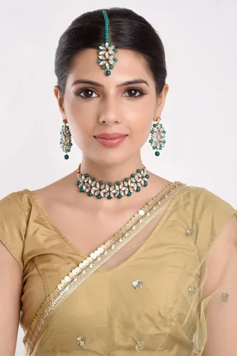 Vista 3 de Efulgenz Indian Jewelry Crystal Choker Faux Pearl Floral Necklace Earrings Maang Tikka Bollywood Wedding Bridal Jewelry Set for Women