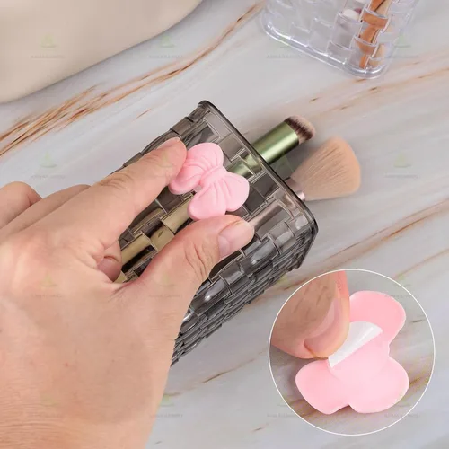 Vista 5 de Paquete de 2 soportes para brochas de maquillaje con lazo con bolsa de cosméticos adhesiva para mujer With Stickable Cosmetic-bag