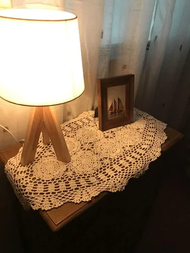 Vista 2 de Damanni Tapete ovalado de algodón hecho a mano con encaje de ganchillo, 15 x 27 pulgadas, color beige