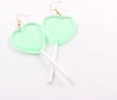 Vista 2 de Dulces bonitos aretes transparentes de piruleta con forma de corazón y caramelo, con forma de corazón de dibujos animados, aretes colgantes