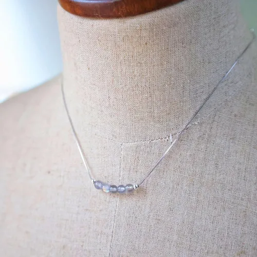 Vista 2 de Collar con colgante de cristal, cadena de plata 925, collar ajustable de cristal curativo para mujeres