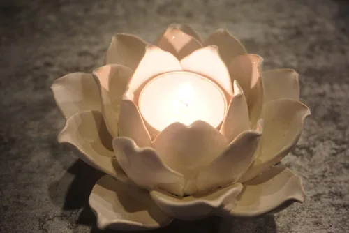Vista 2 de Cerámica Lotus Petals Style Flower Candle Holder Tea Lights Holder Hogar & Decoración de mesa (blanco)