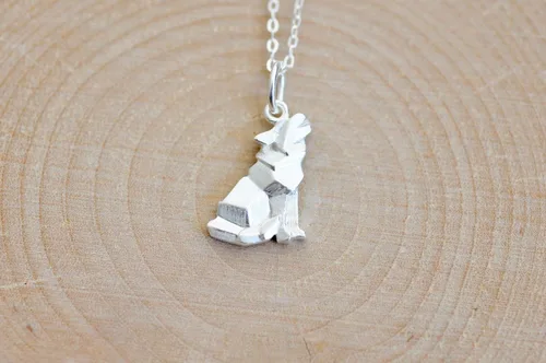 Vista 3 de Collar de lobo de origami con cadena de plata de ley de 16