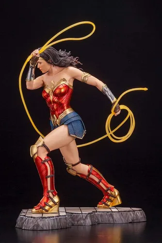 Vista 16 de Kotobukiya ARTFX DC Universe Wonder Woman WW84-1/6 Figura completa