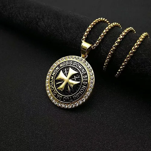 Vista 3 de MIVEIVIA Colgante con colgante de caballeros de cruz templaria con circonita cúbica de diamante brillante de acero inoxidable Paladin Warcraft