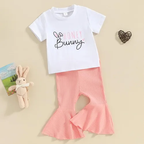 Vista 2 de Traje de verano para niñas pequeñas, camiseta de manga corta con estampado de fresa, pantalones acampanados, diadema, 3 piezas
